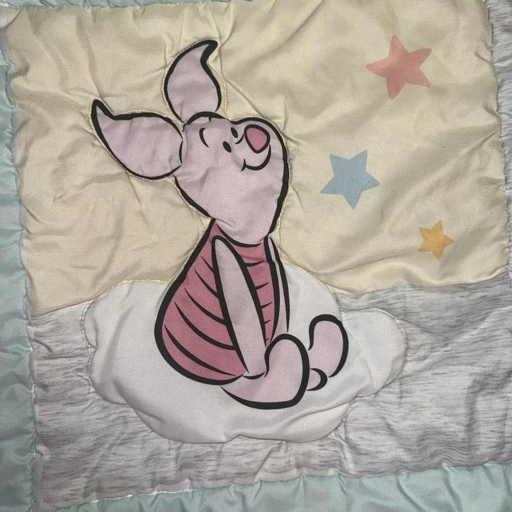 Lambs & Ivy Disney Winnie The Pooh Bear Hugs Baby Crib Comforter Quilted Blanket